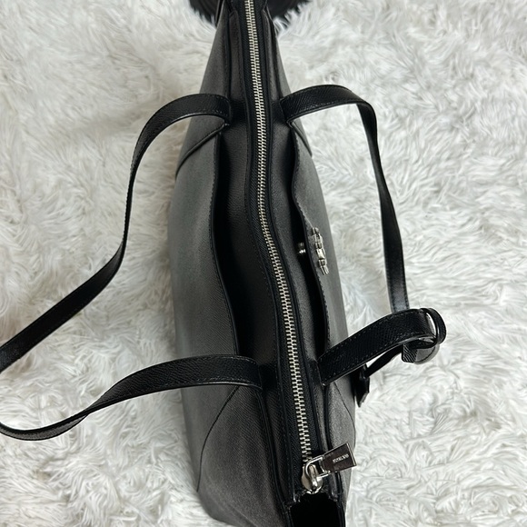 Maddie Medium Crossgrain Leather Tote Bag - Picture 5 of 16